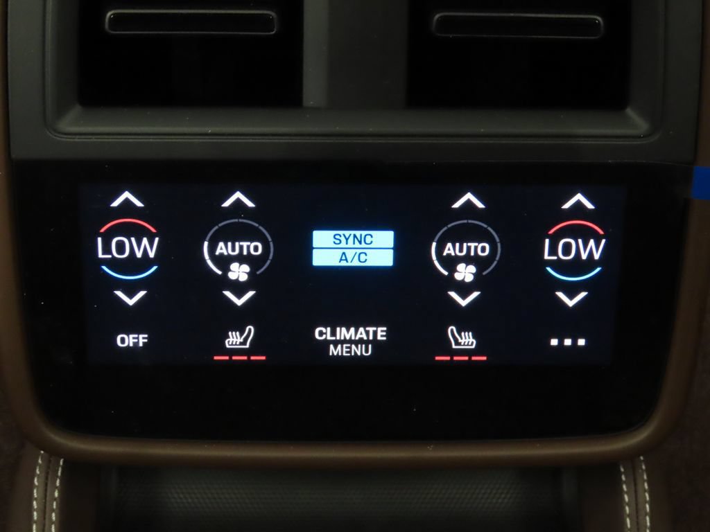 New 2026 Porsche Taycan 4S AWD/4WD image 35