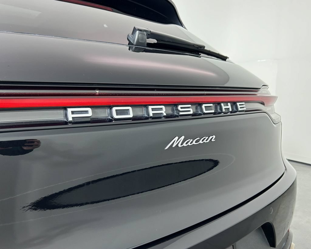 Certified 2020 Porsche Macan AWD/4WD image 12