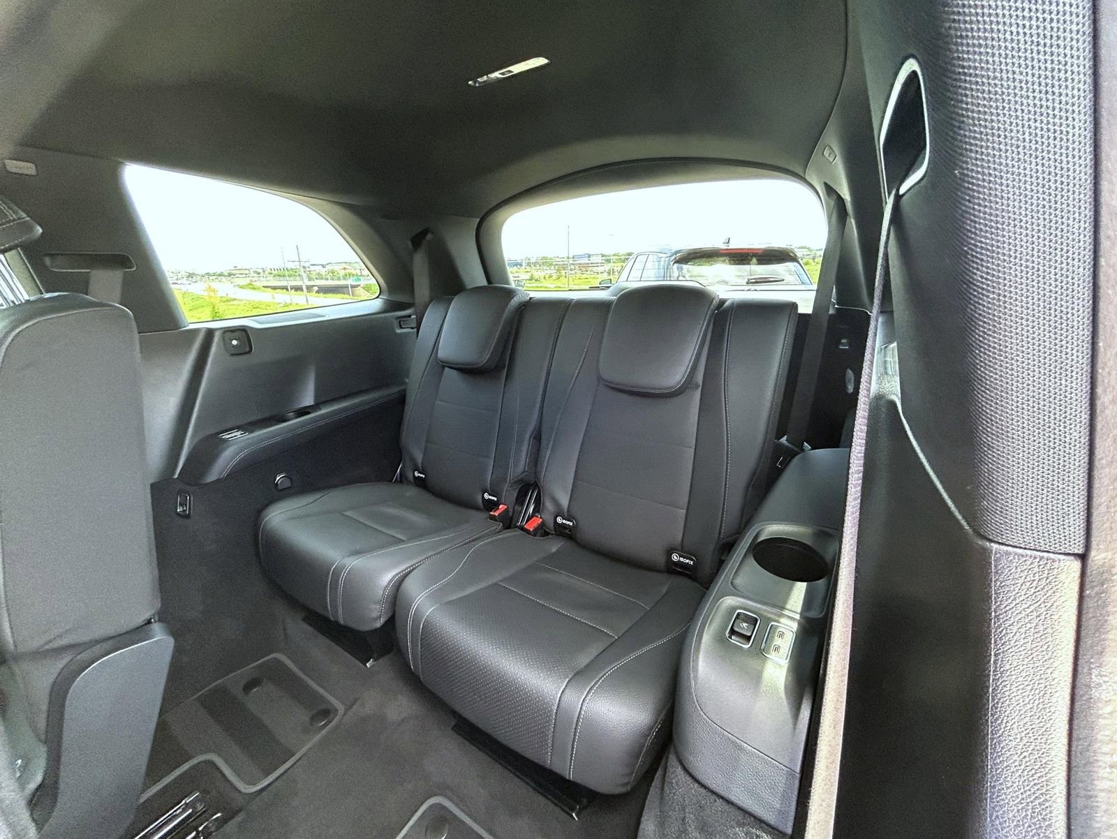 Used 2024 Mercedes-Benz GLS 450 4MATIC image 21