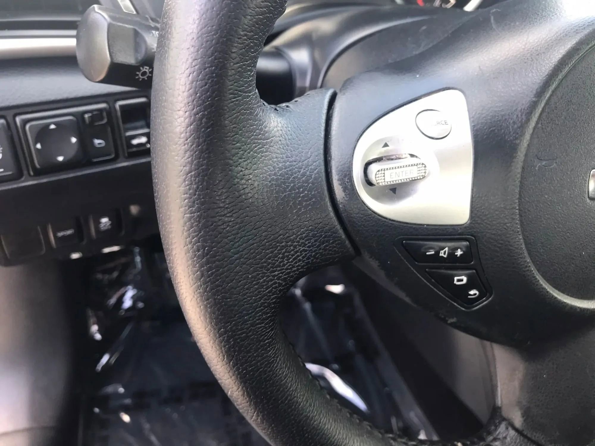 Used 2019 Nissan Sentra SR FWD image 15