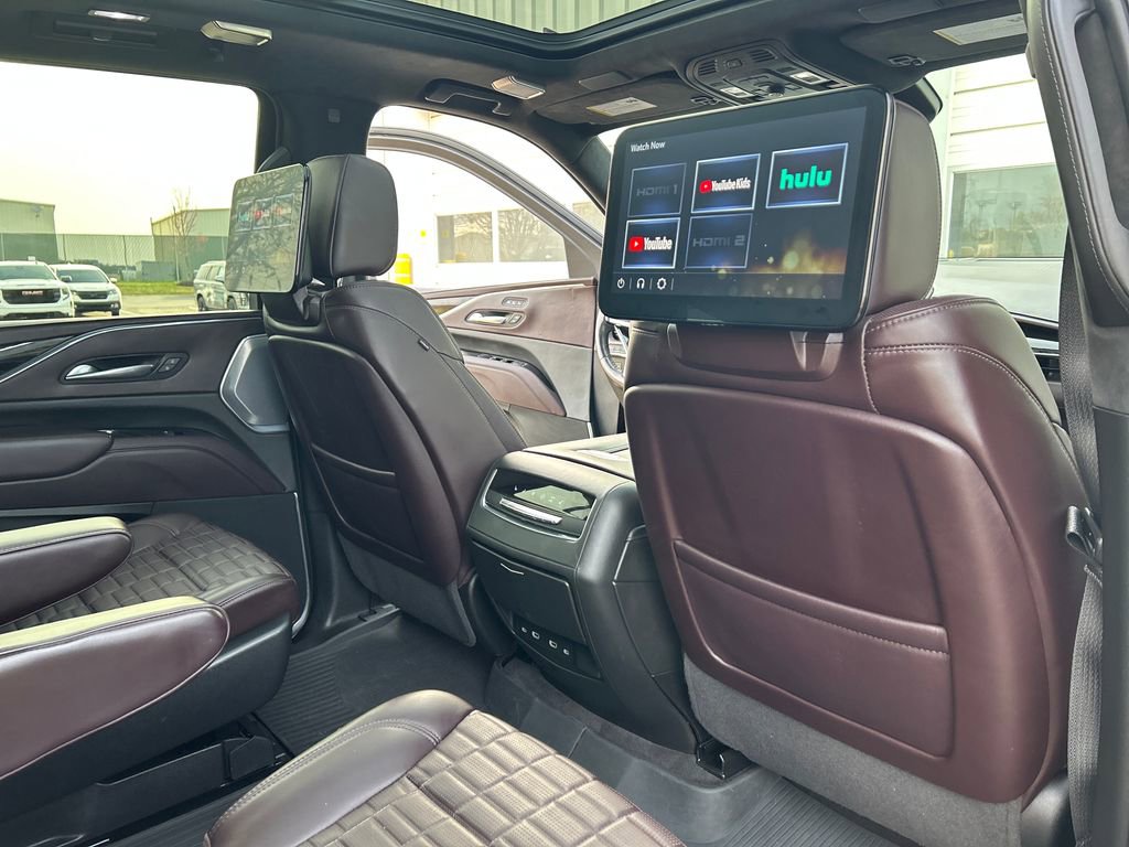 Certified 2023 Cadillac Escalade Sport Platinum w/ LPO, ONYX Package image 60