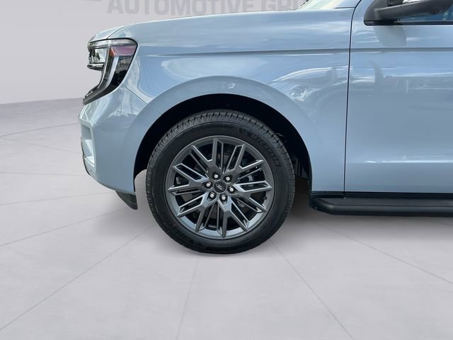 Certified 2026 Ford Expedition Platinum w/ Stealth Appearance Package AWD/4WD image 9