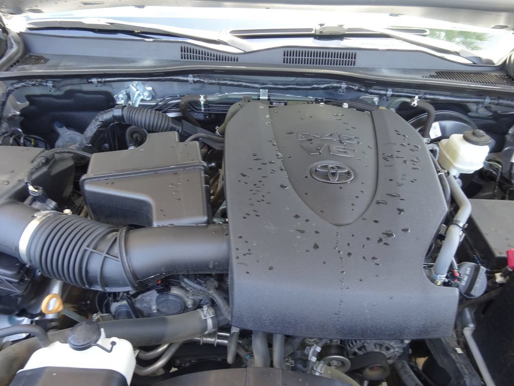 Used 2021 Toyota Tacoma SR5 RWD image 13