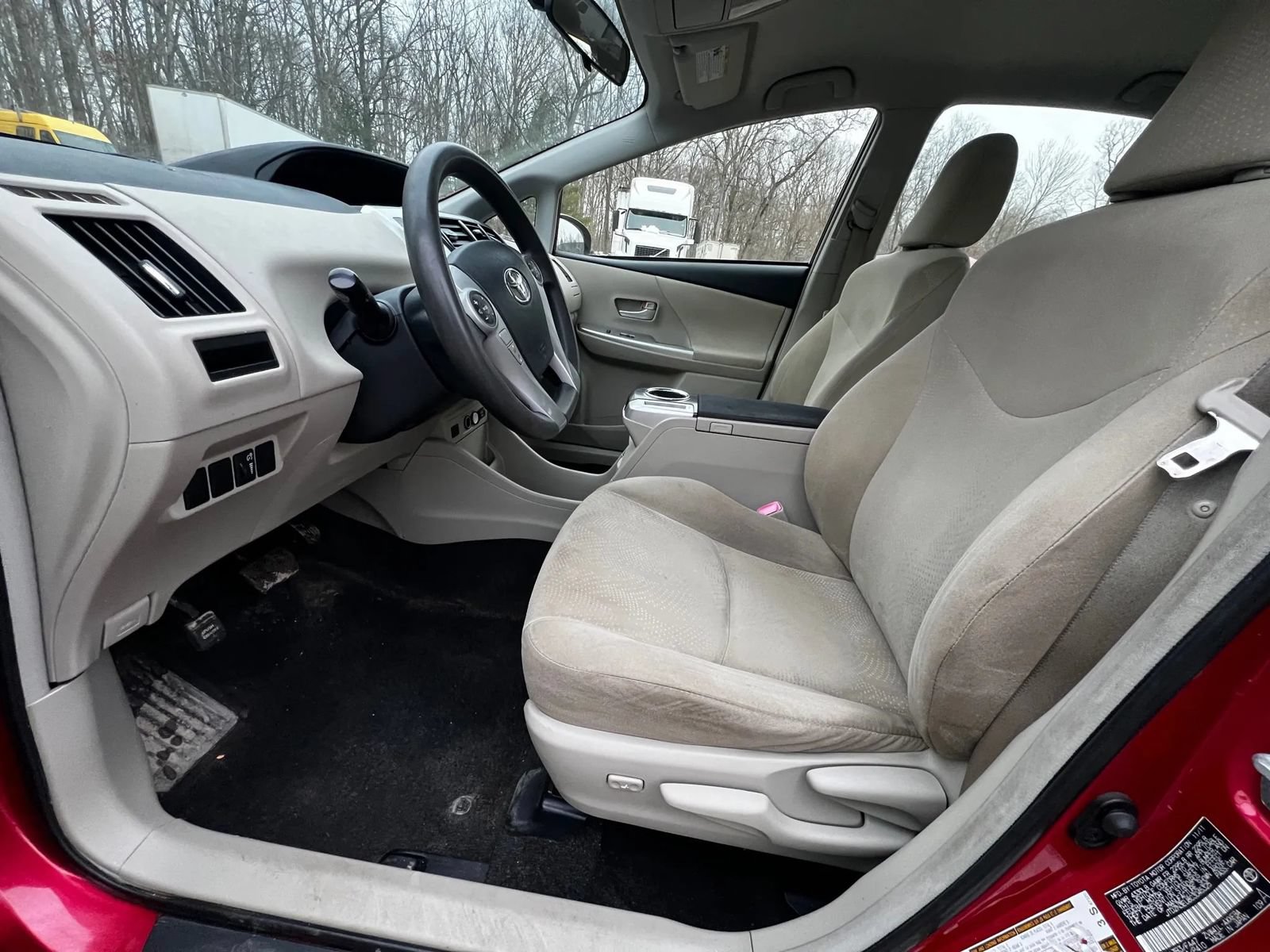 Used 2012 Toyota Prius V Two w/ Preferred Accessory Pkg FWD image 9