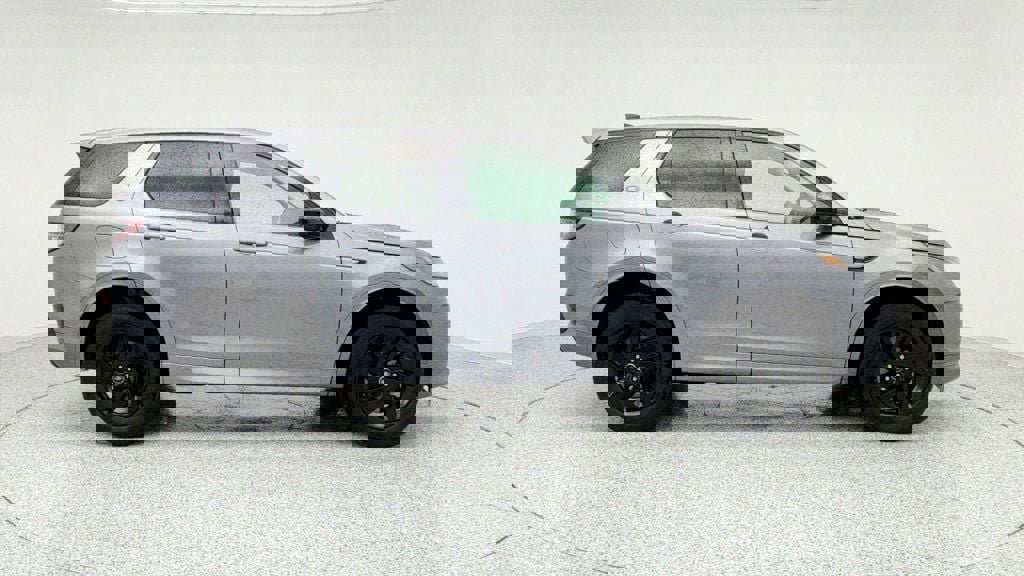 Used 2025 Land Rover Discovery Sport S image 4