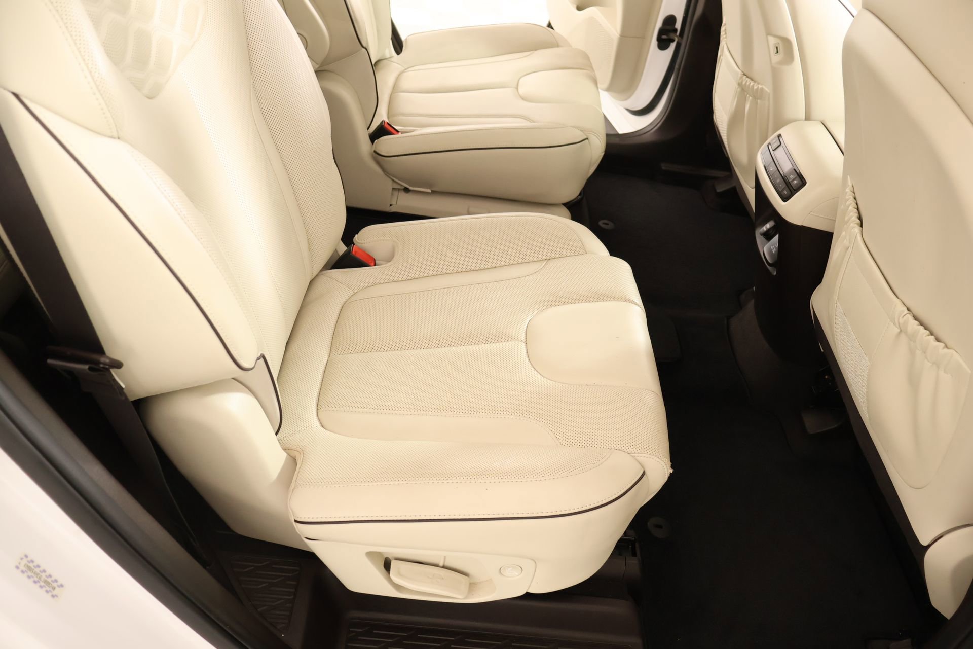 Used 2020 Hyundai Palisade Limited FWD image 16