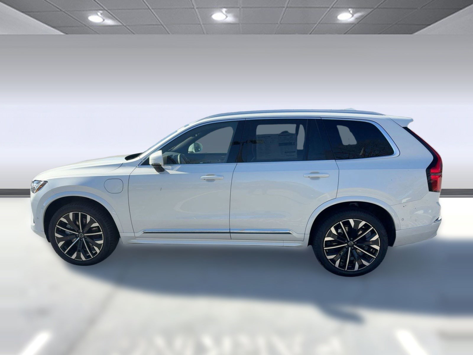 New 2026 Volvo XC90 T8 Plus w/ Protection Package image 2