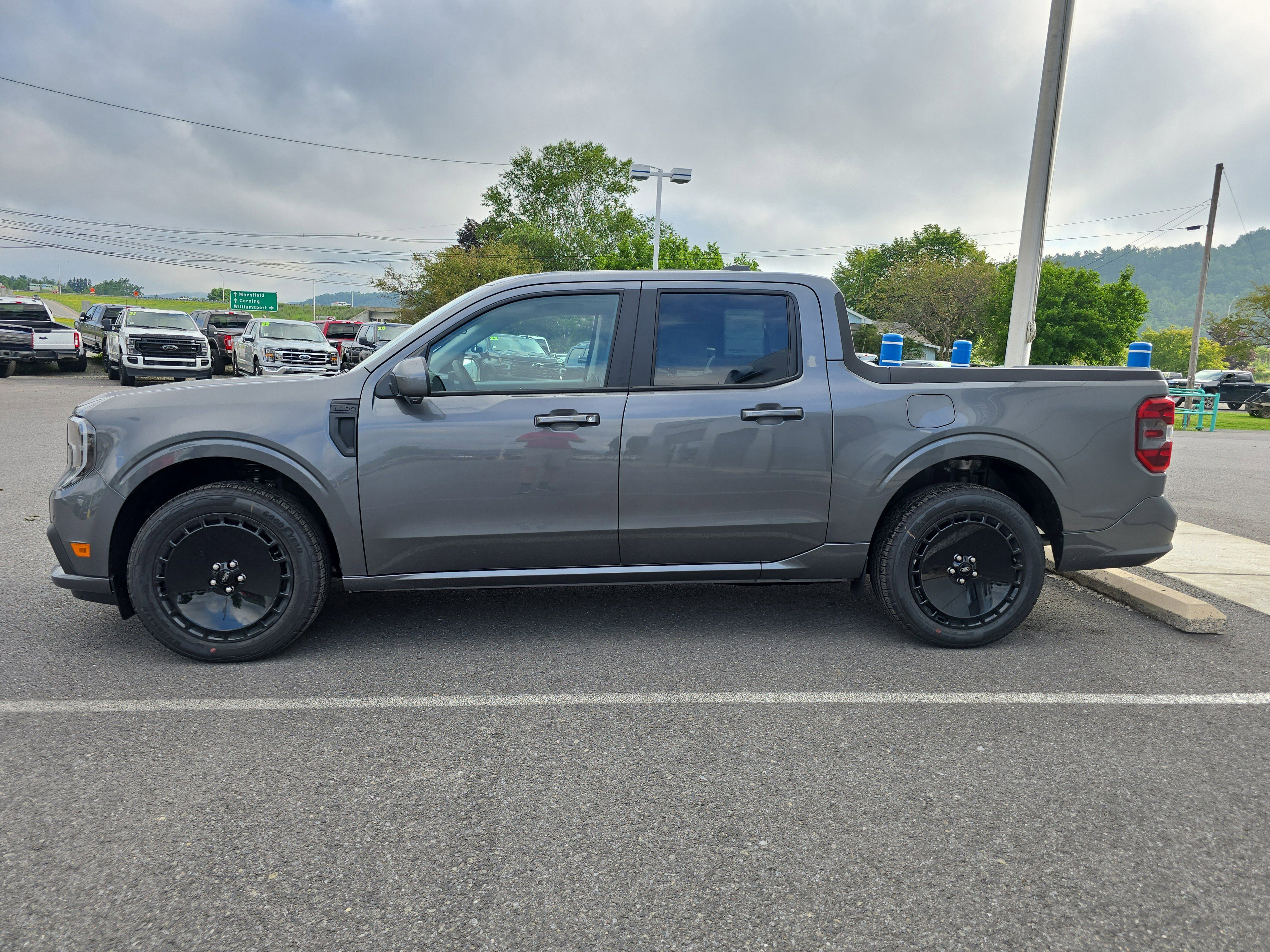 New 2025 Ford Maverick Lobo image 7