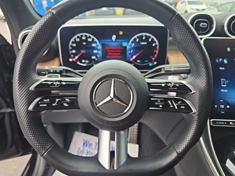 Used 2024 Mercedes-Benz GLC 300 4MATIC image 12