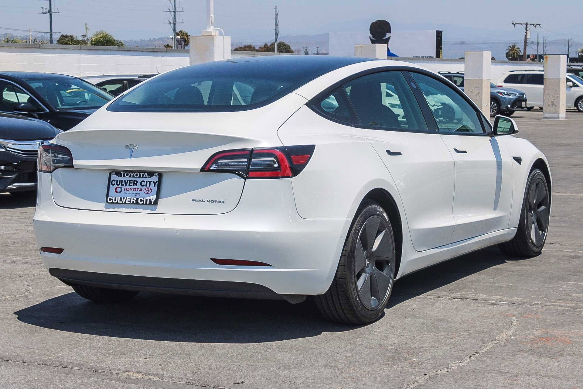 Used 2022 Tesla Model 3 Long Range AWD/4WD image 9