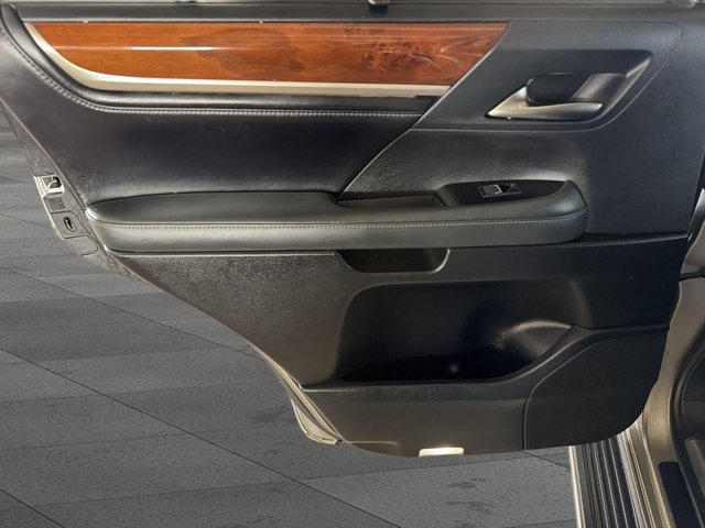 Used 2020 Lexus LX 570 4WD w/ Luxury Package image 12