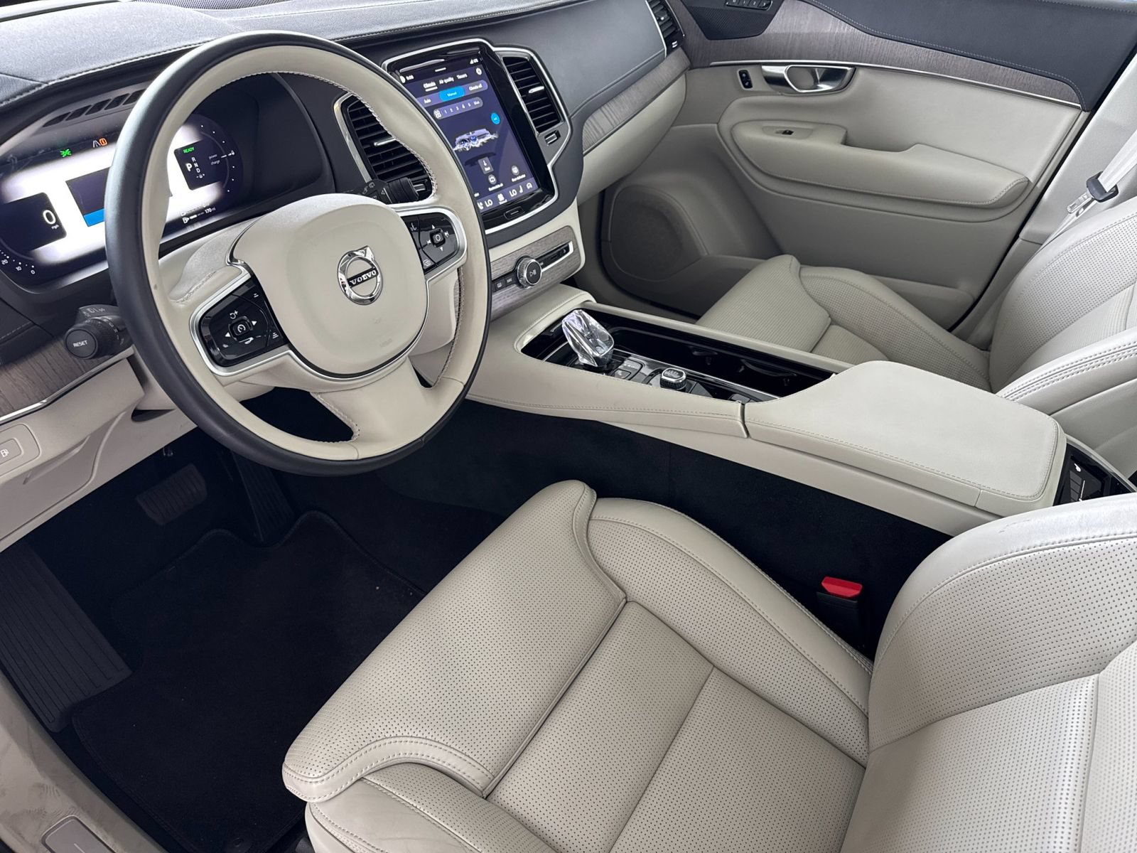 Certified 2023 Volvo XC90 T8 Ultimate AWD/4WD image 16