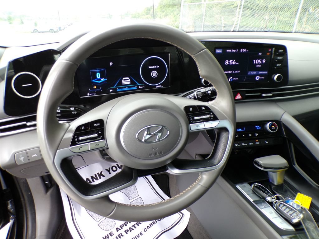 Certified 2022 Hyundai Elantra SEL w/ Convenience Package FWD image 12