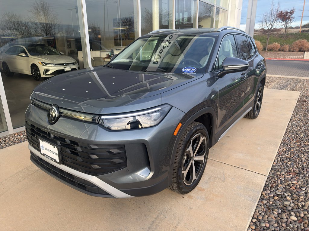 New 2026 Volkswagen Tiguan SE image 1