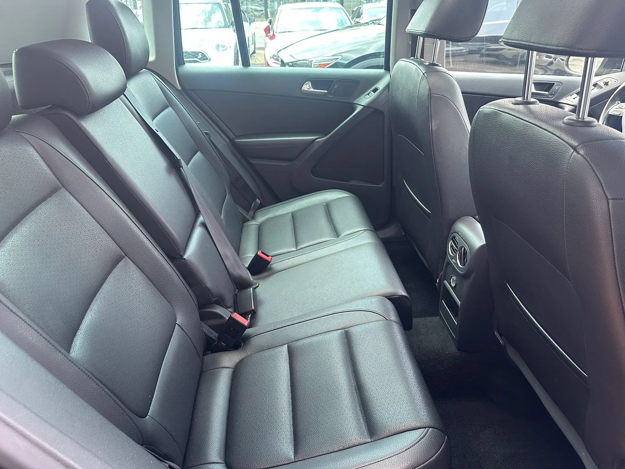 Used 2012 Volkswagen Tiguan SE AWD/4WD image 14