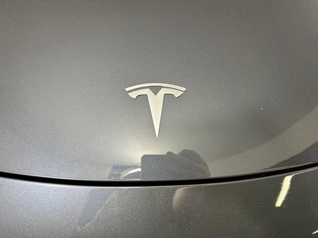 Used 2021 Tesla Model Y Long Range image 9