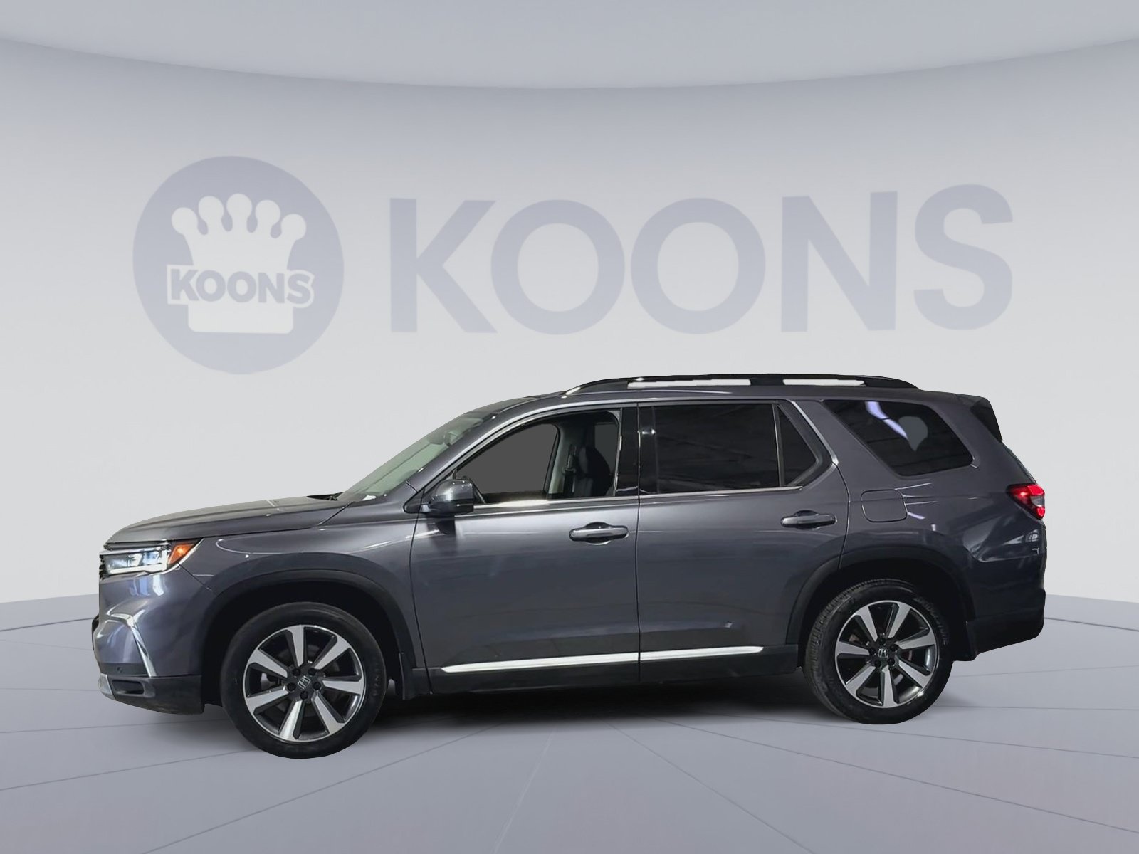 Used 2025 Honda Pilot Touring image 7