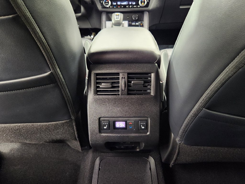 Used 2026 Nissan Rogue Platinum w/ Family Package AWD/4WD image 19