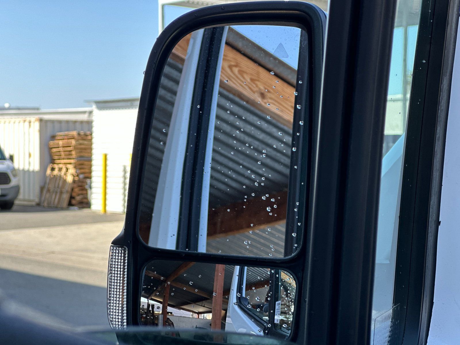 Used 2024 Mercedes-Benz Sprinter 2500 image 32