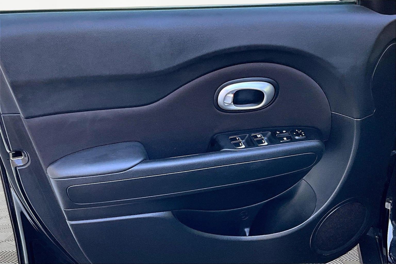 Used 2017 Kia Soul FWD image 20