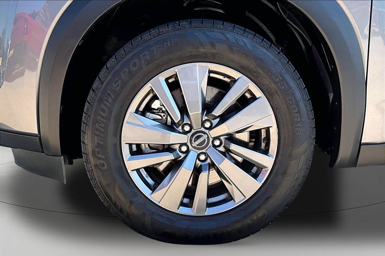 Used 2024 Nissan Pathfinder SV AWD/4WD image 34