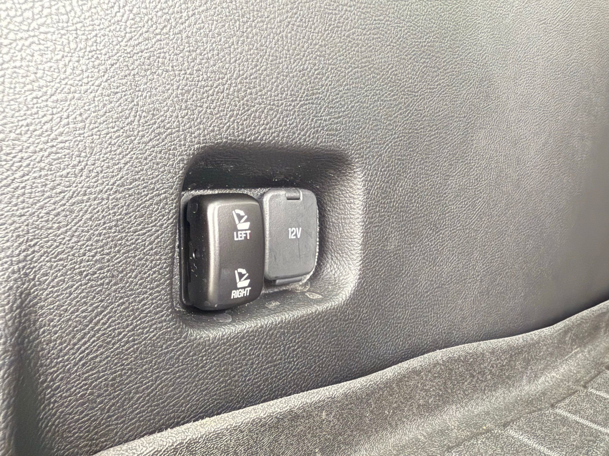 Used 2024 Ford Edge SEL w/ Convenience Package image 37
