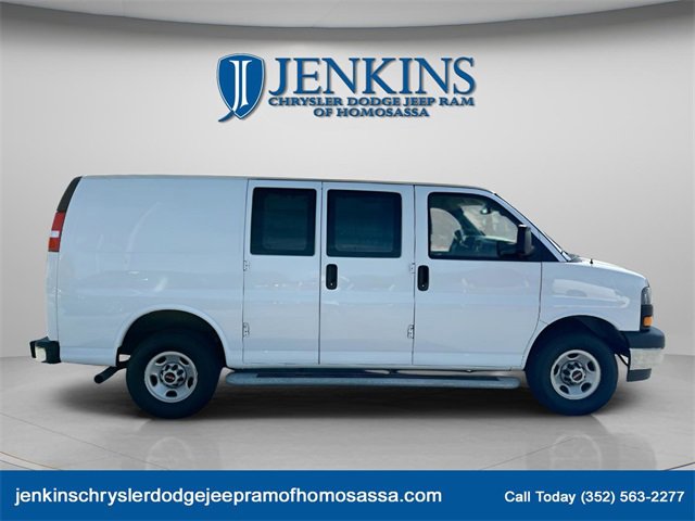Used 2024 GMC Savana 2500 w/ Driver Convenience Package image 2