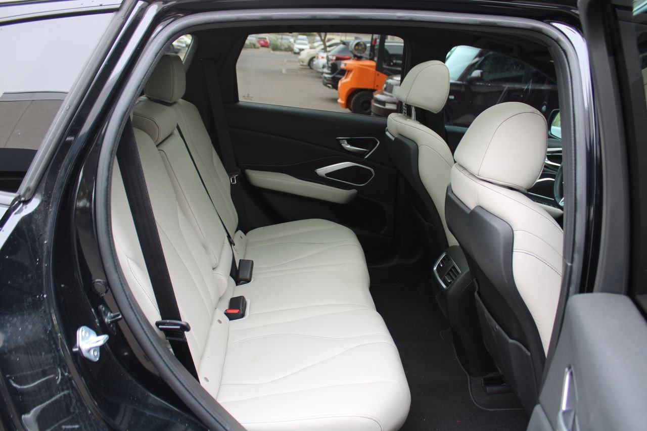 Used 2025 Acura RDX SH-AWD image 12