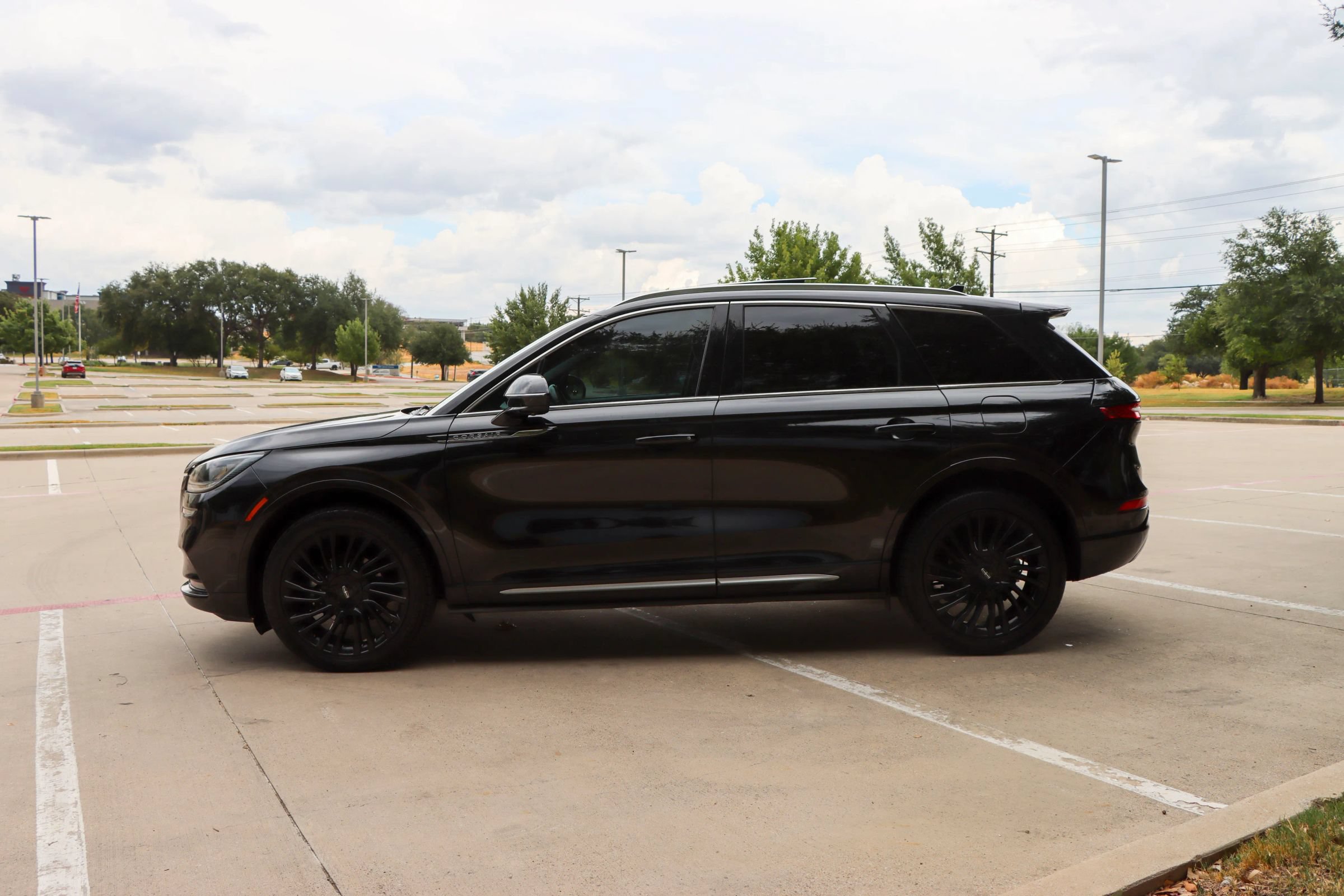 Used 2021 Lincoln Corsair Reserve w/ Equipment Group 201A FWD image 4