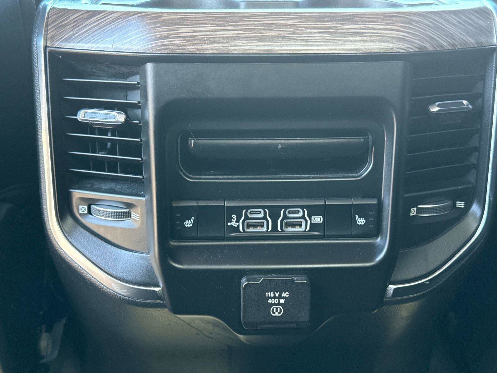 Used 2019 RAM 1500 Laramie AWD/4WD image 16
