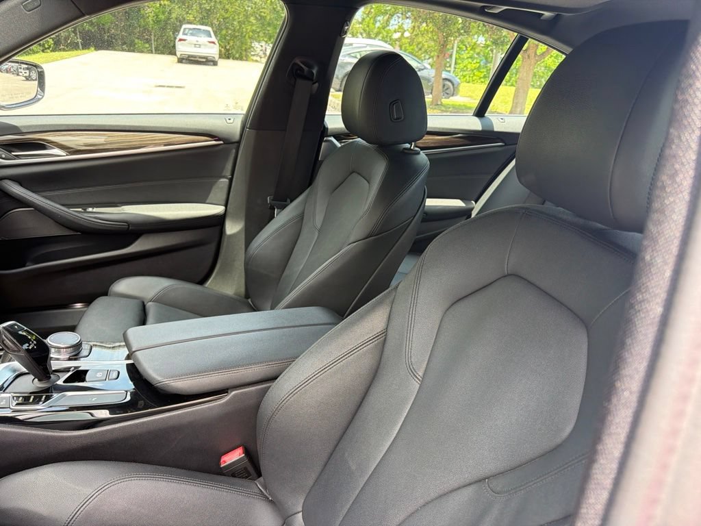 Used 2019 BMW 530i w/ Convenience Package RWD image 10