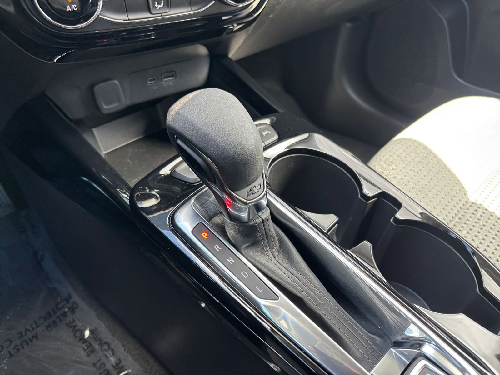 Used 2025 Chevrolet Trax LT FWD image 40