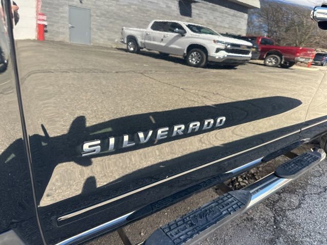 Used 2018 Chevrolet Silverado 1500 LT w/ All Star Edition AWD/4WD image 11