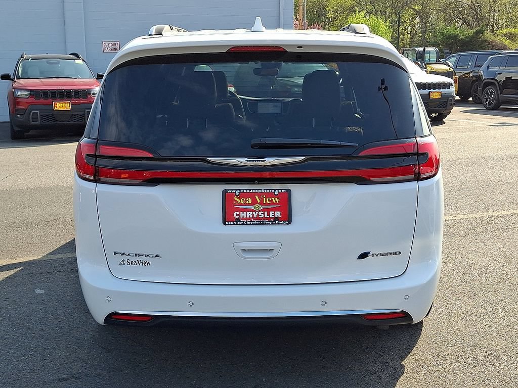Used 2022 Chrysler Pacifica Pinnacle FWD image 5
