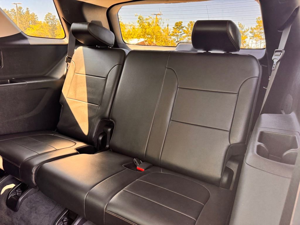 Used 2020 Chevrolet Traverse LT FWD image 18