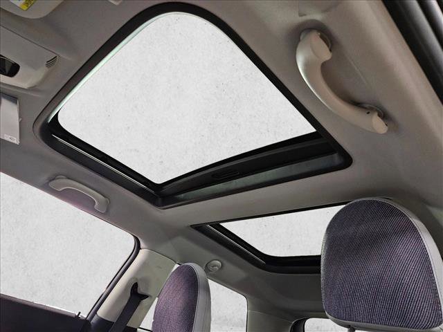 Used 2025 MINI Cooper 2-Door Hardtop image 15