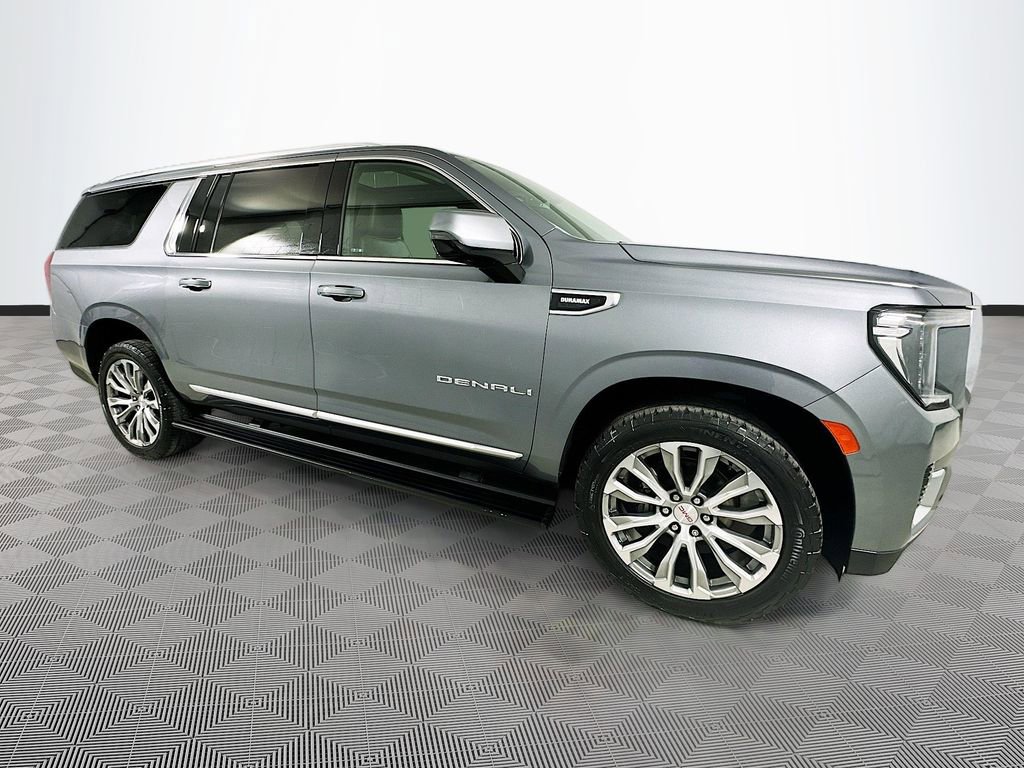 Used 2022 GMC Yukon XL Denali AWD/4WD image 8