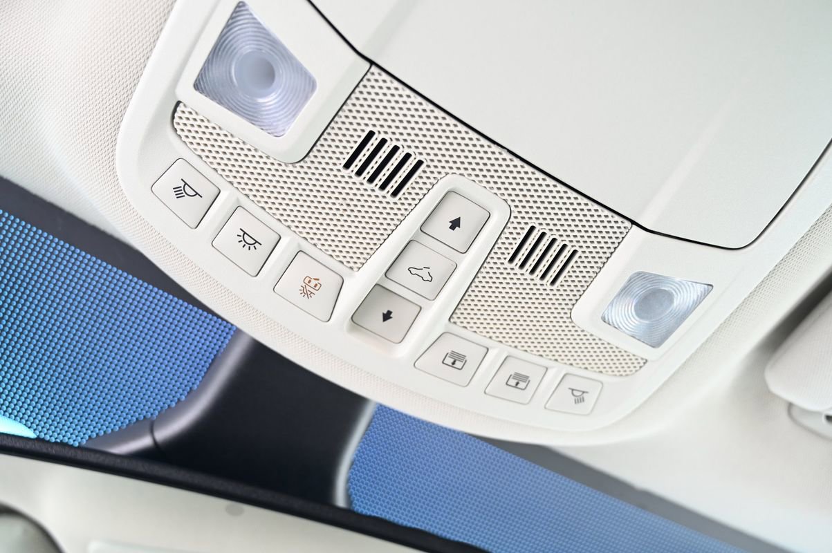 Used 2019 Ford Edge Titanium w/ Cold Weather Package image 32