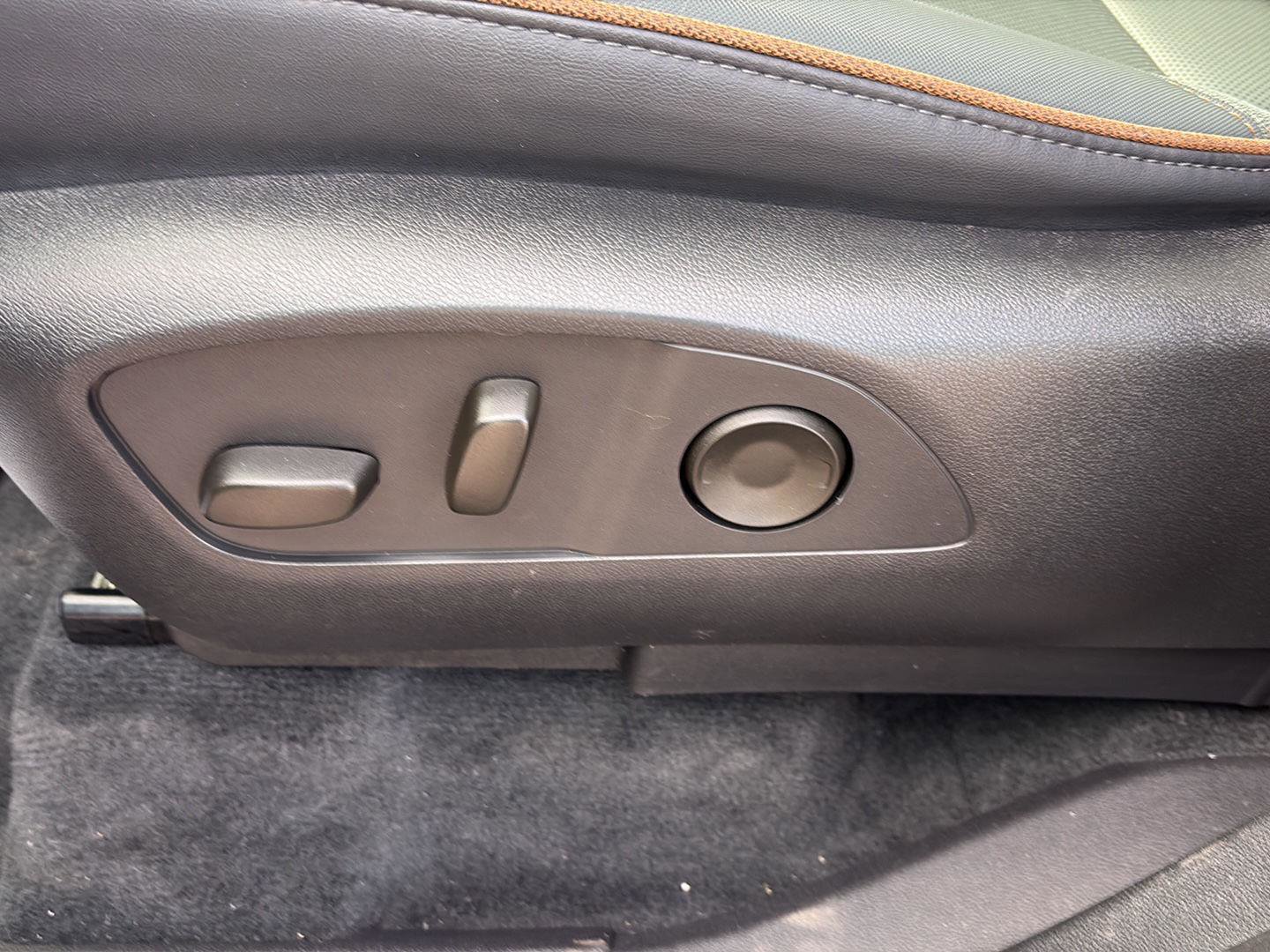 Used 2025 GMC Acadia AT4 w/ LPO, Floor Liner Package image 11