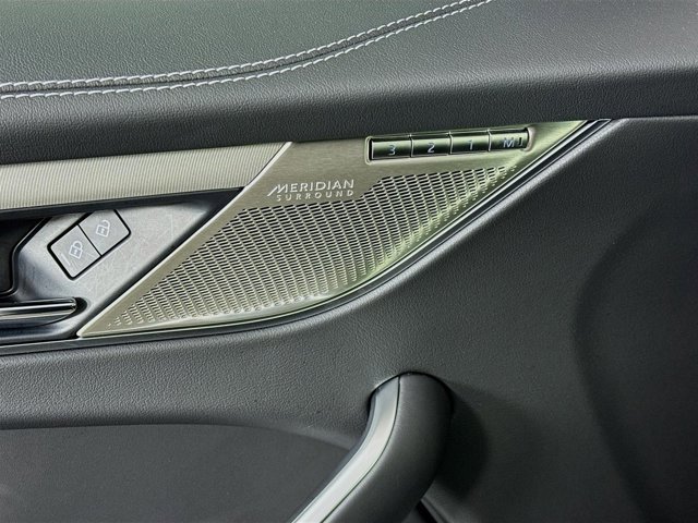 Used 2026 Jaguar F-PACE R-Dynamic S image 21