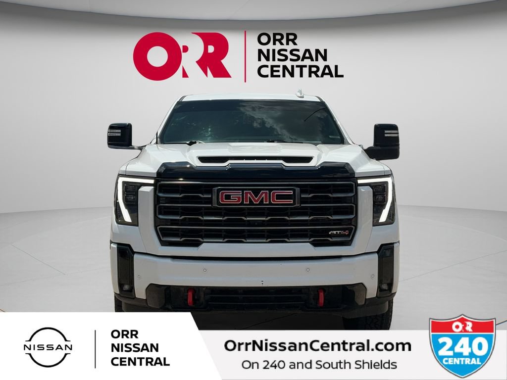 Used 2025 GMC Sierra 2500 AT4 AWD/4WD image 2