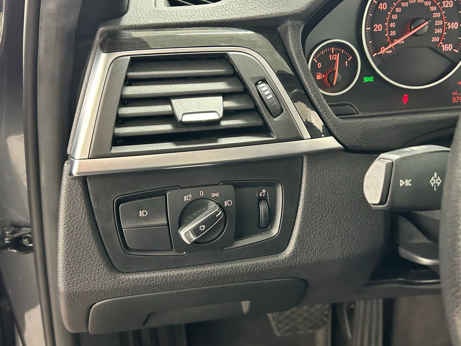 Used 2017 BMW 330i xDrive Sedan image 28