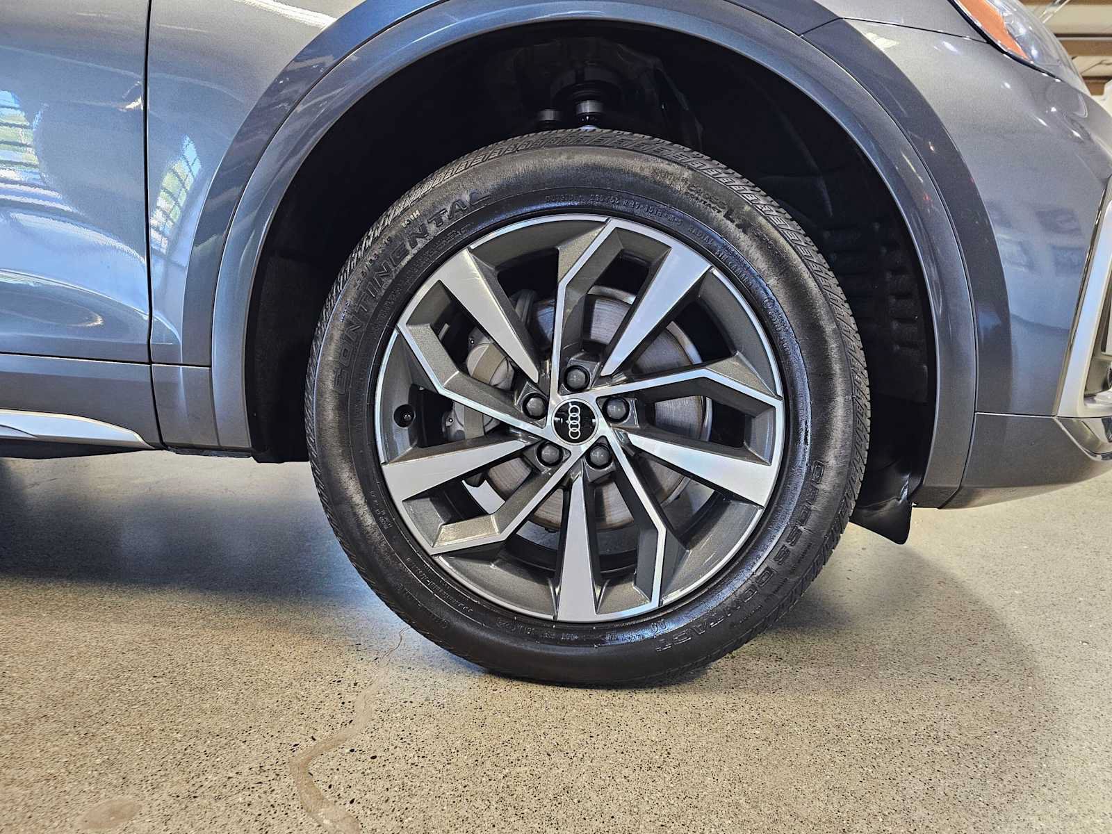 Used 2023 Audi Q5 2.0T Premium Plus w/ Premium Plus Package AWD/4WD image 9