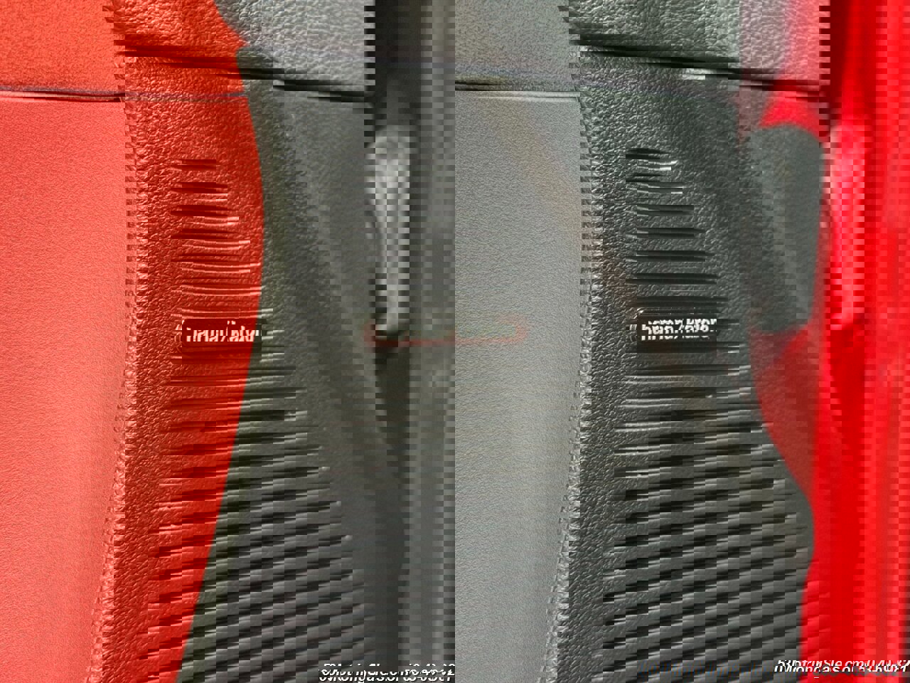 Used 2015 Dodge Challenger SRT Hellcat image 31