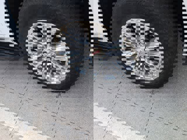 Used 2024 GMC Yukon SLE image 8