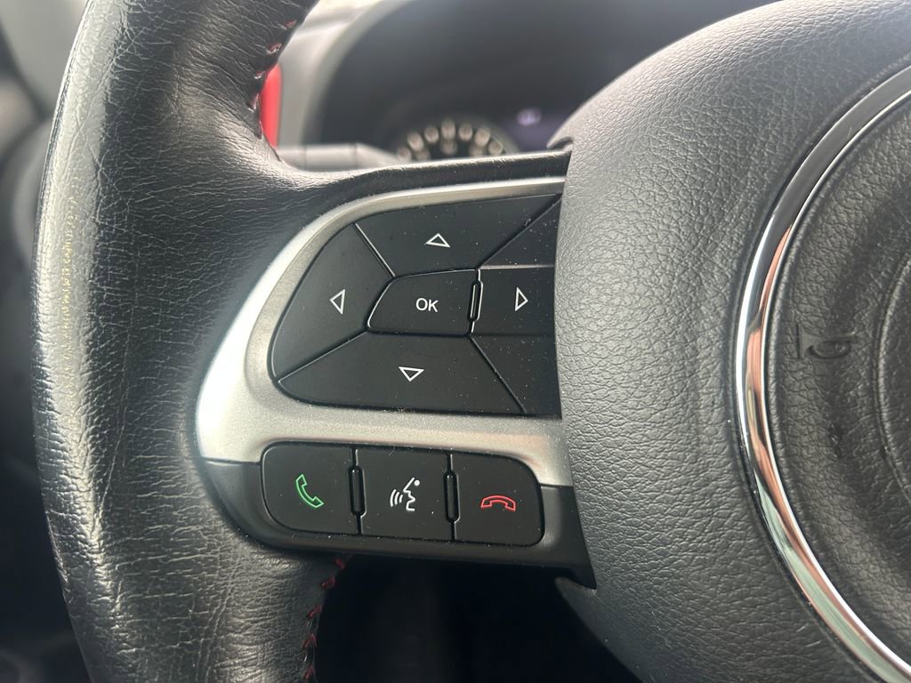 Used 2015 Jeep Renegade Trailhawk w/ Cold Weather Group image 18