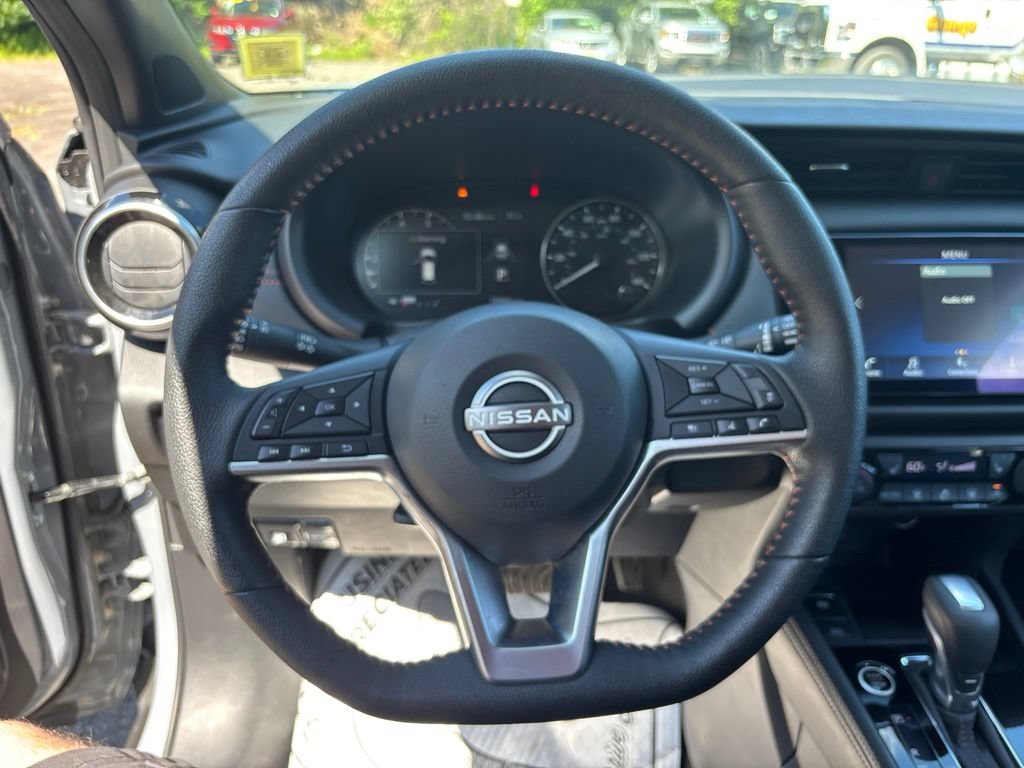 Used 2024 Nissan Kicks SR w/ SR Premium Package FWD image 22