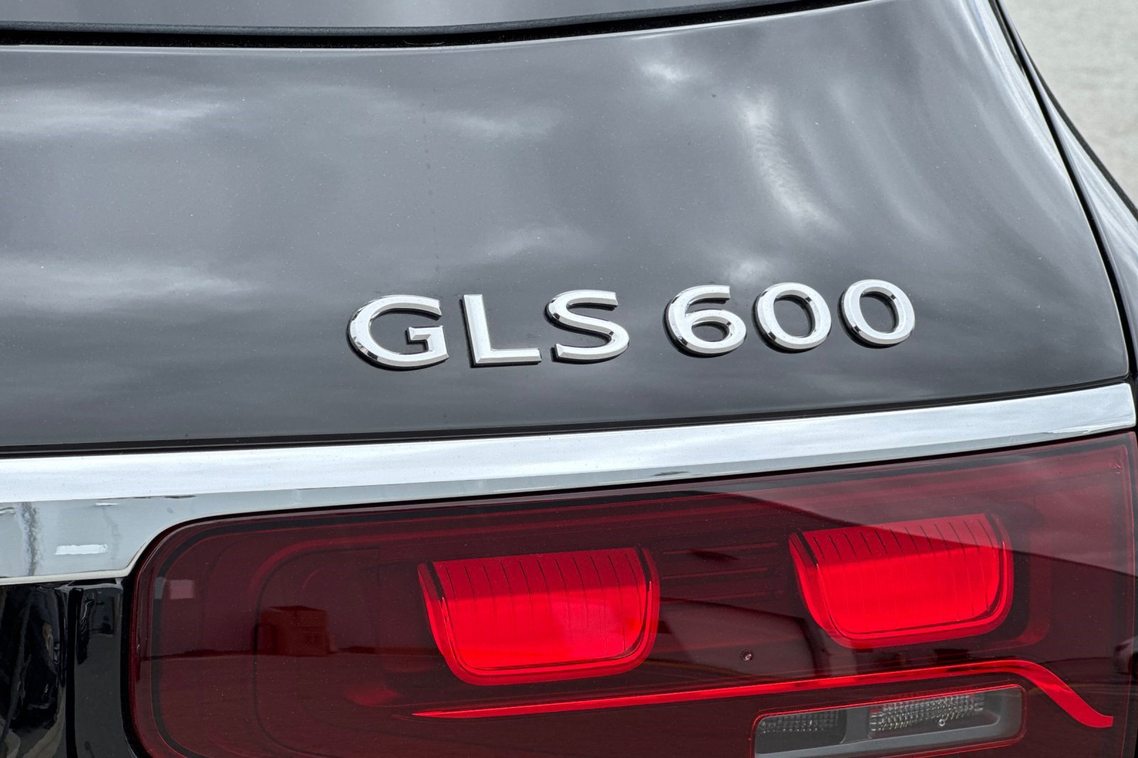 Used 2025 Mercedes-Benz Maybach GLS 600 4MATIC image 31