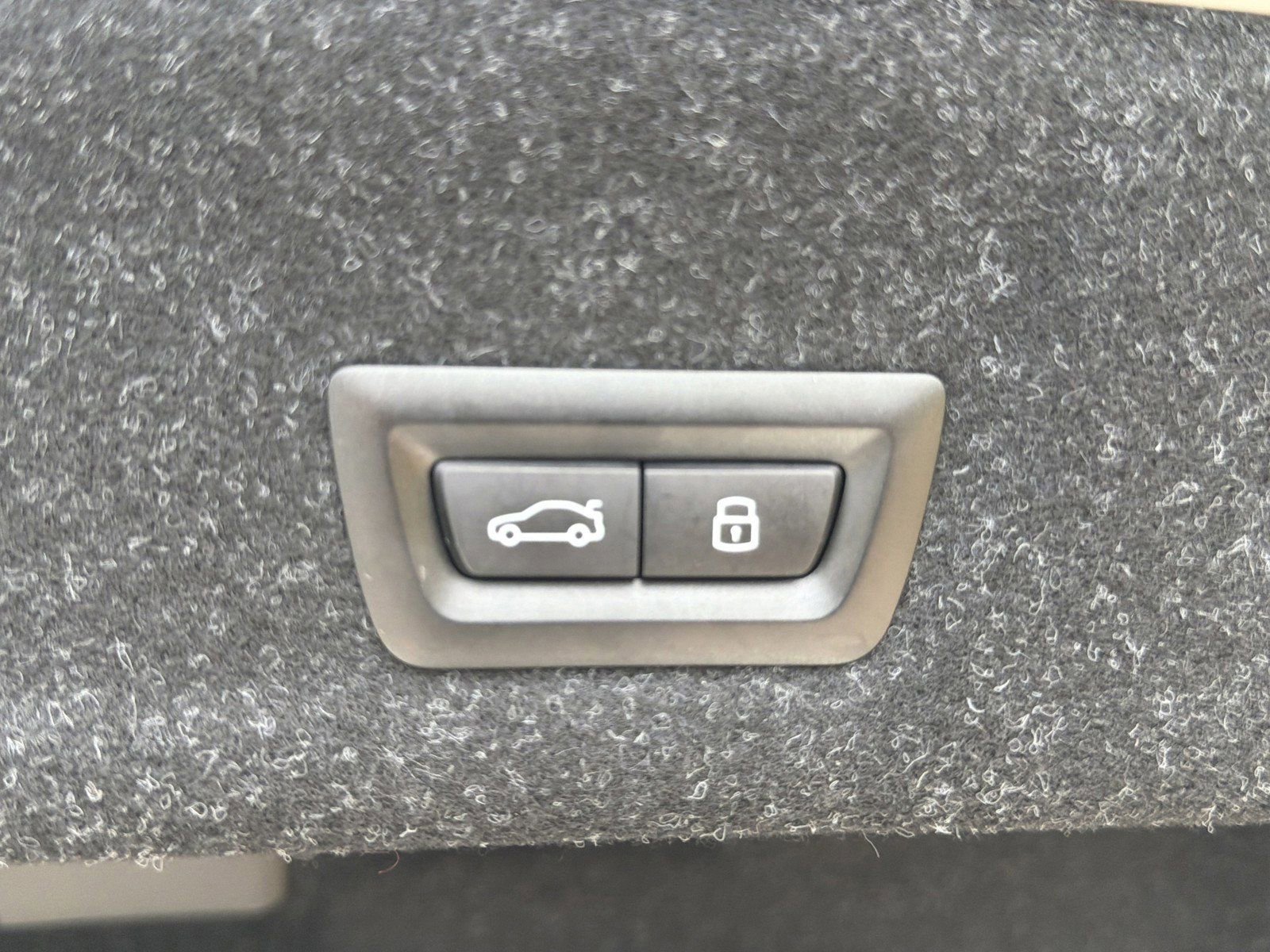 Certified 2025 BMW 330i xDrive Sedan AWD/4WD image 10