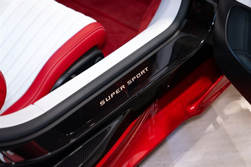 Used 2024 Bugatti Chiron Super Sport AWD/4WD image 60